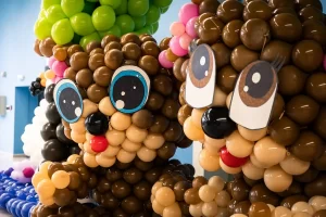 Balónkoví Rysavci ze známého seriálu na akci Balonfest – výstava pro děti.