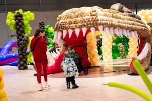 Dinosauří svět z balónků – dobrodružství na výstavě Balonfest.
